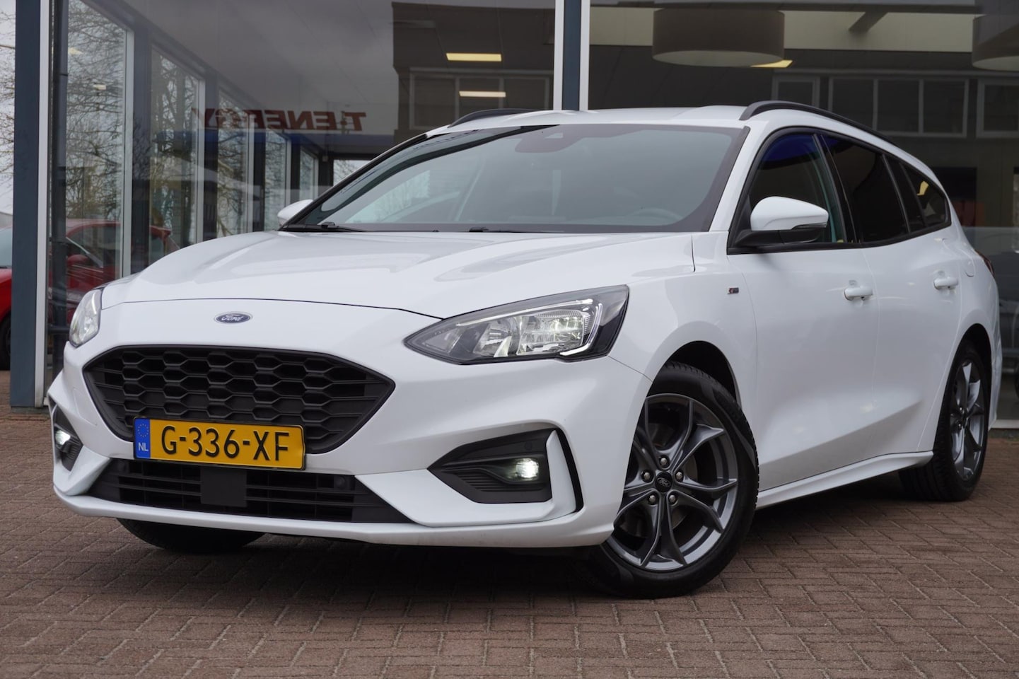 Ford Focus Wagon - 1.0 EcoBoost ST Line Business | Airco | Vol opties | Dealerauto | Lm velgen | 2019 | Inrui - AutoWereld.nl