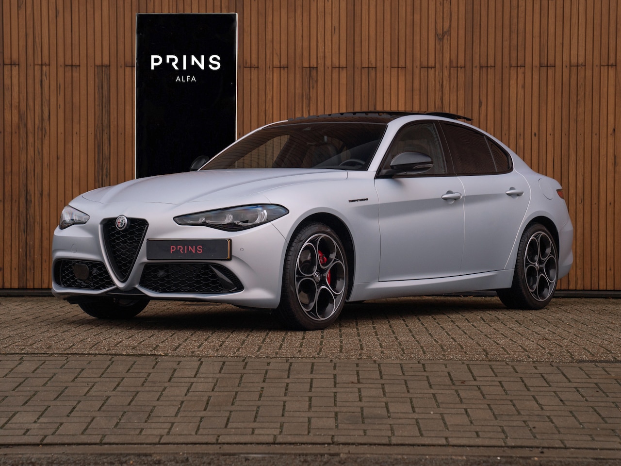 Alfa Romeo Giulia - 2.0T 280pk Q4 Competizione | MY24 | Pano-dak | Harman/Kardon - AutoWereld.nl