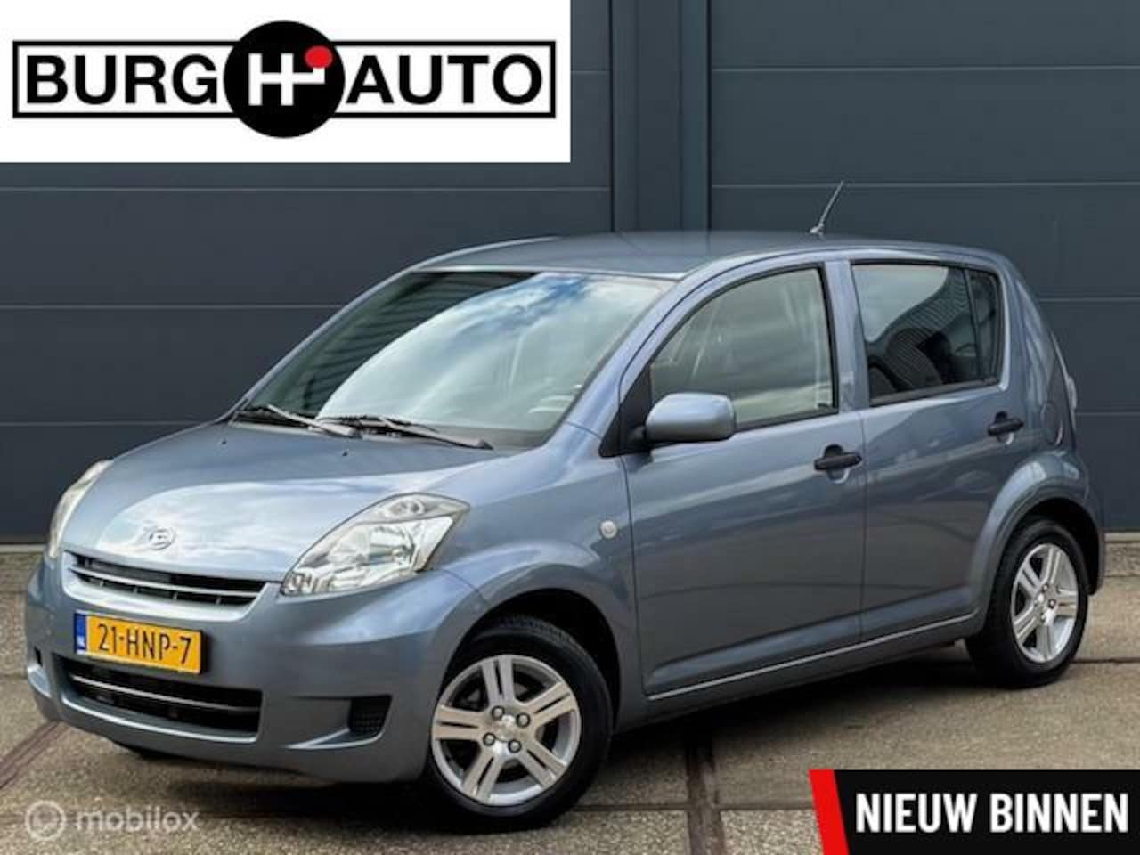 Daihatsu Sirion 2 - 1.0-12V Premium - AIRCO - ELEKTR. RAMEN + SPIEGELS - LM VELGEN - RADIO/CD - STUURBEKRACHTI - AutoWereld.nl