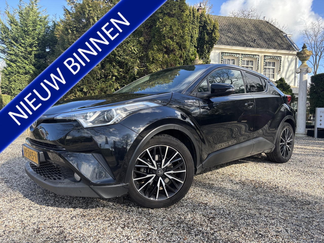 Toyota C-HR - 1.8 Hybrid Executive / Camera / Trekhaak / Navi. - AutoWereld.nl