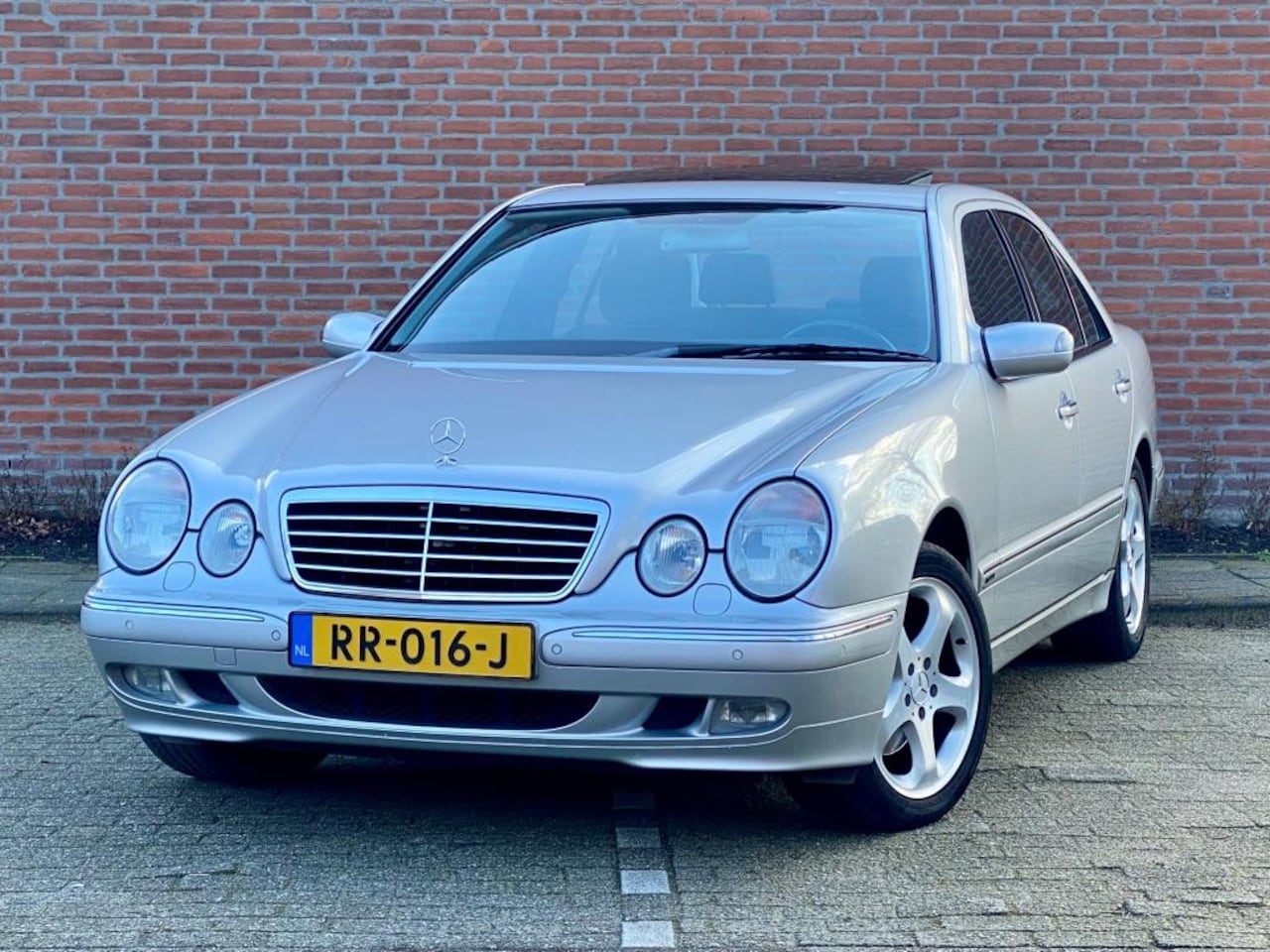 Mercedes-Benz E-klasse - 320 Avantgarde 4-Matic | Roestvrij - AutoWereld.nl