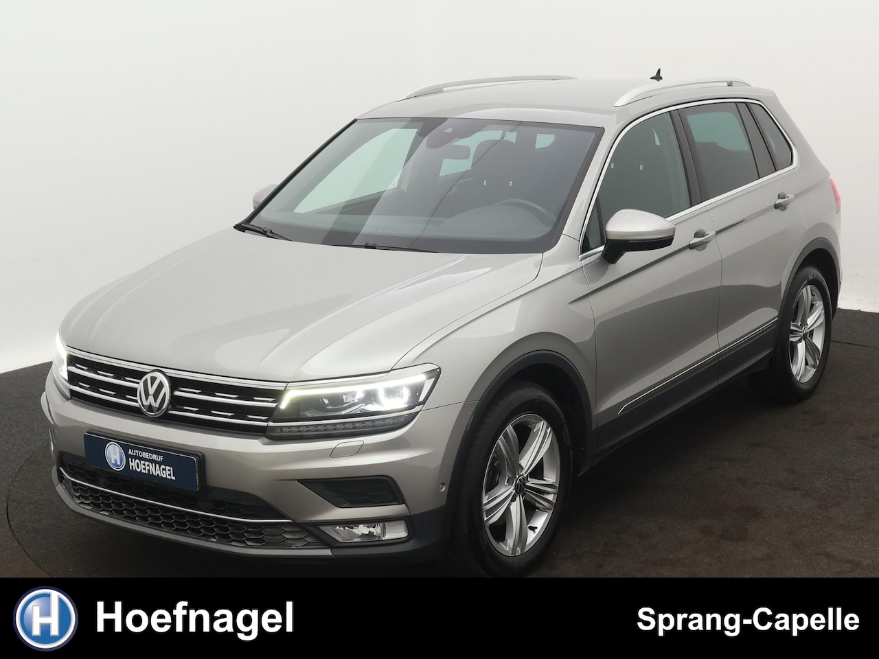 Volkswagen Tiguan - 1.4 TSI ACT Highline | Camera | Trekhaak | Virtual Cockpit | Stoel-/Stuurverw. | CarPlay - AutoWereld.nl