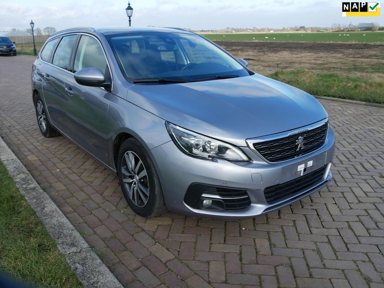 Peugeot 308 SW - 1.5 BlueHDi 96kW Allure AUT PANO ** 8299 NETTO ** - AutoWereld.nl