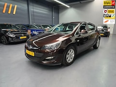 Opel Astra - 1.4 Turbo Edition NAVI BLUETOOTH PARKEER SENSOREN NAP NL AL AUTO