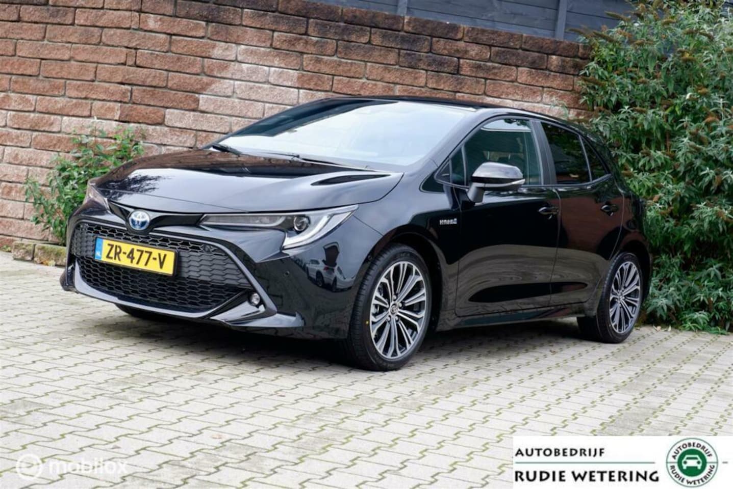 Toyota Corolla - 1.8 Hybrid First Edition led/cam/nav/dab/lmv17. - AutoWereld.nl