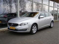 Volvo V60 - 2.0 T3 Kinetic | Navigatie | Climate Control | Stoelverwarming