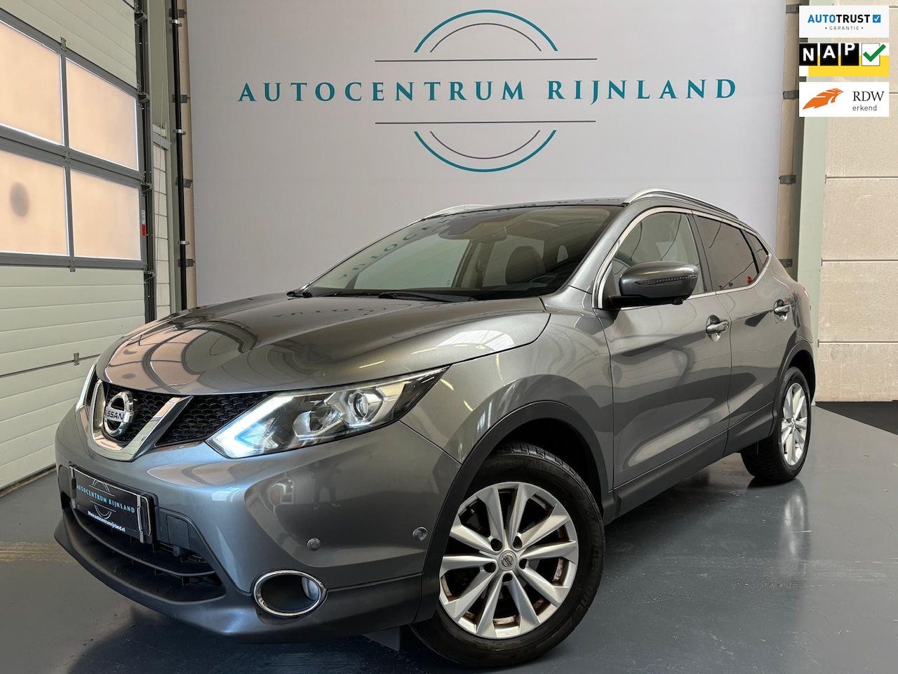 Nissan Qashqai - 1.2 Business 1 Jaar Garantie Panorama ,360 Camera,Navigatie ,Automaat - AutoWereld.nl