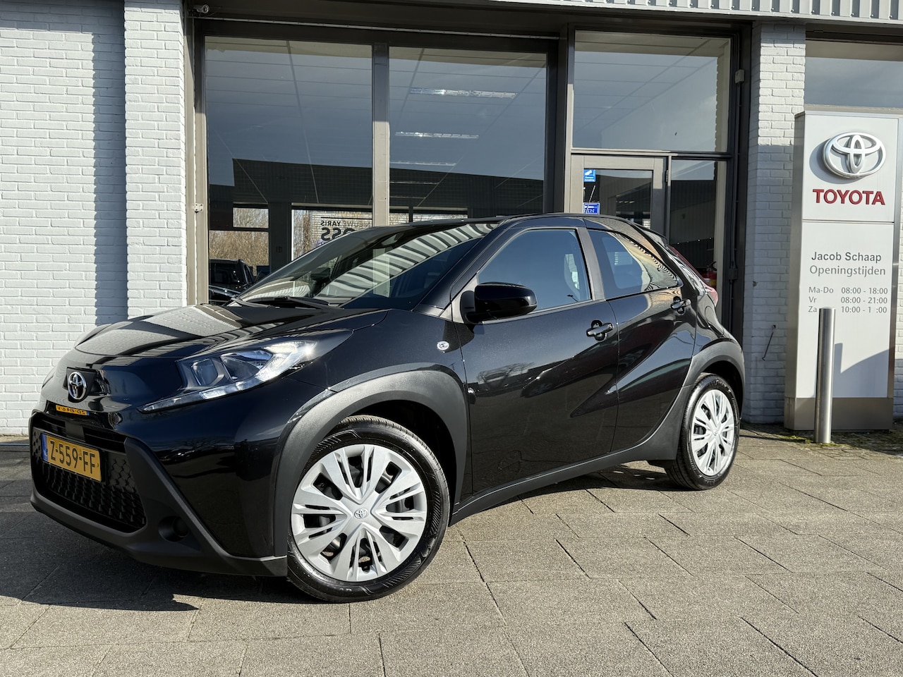 Toyota Aygo X - 1.0 VVT-i MT Play 72pk | Apple Carplay/Android Auto | Adaptive Cruise Control | - AutoWereld.nl