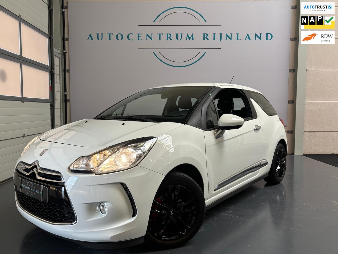 DS 3 - 1.2 PureTech So Chic 1 Jaar Garantie AUTOMAAT - AutoWereld.nl