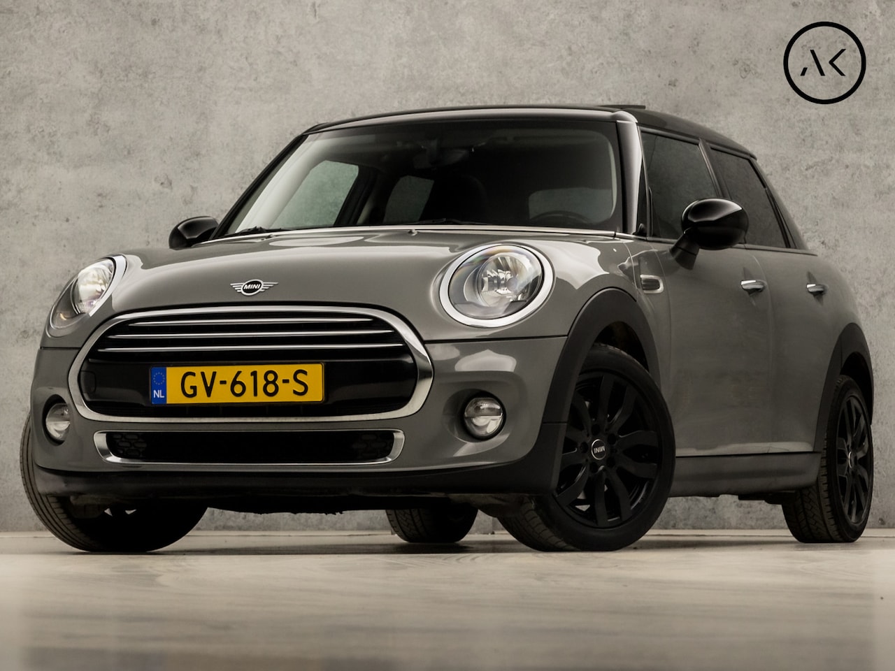 MINI Cooper - Mini 1.5 Sport Automaat (PANORAMADAK, 5 DEURS, GROOT NAVI, STOELVERWARMING, LEDER, SPORTST - AutoWereld.nl