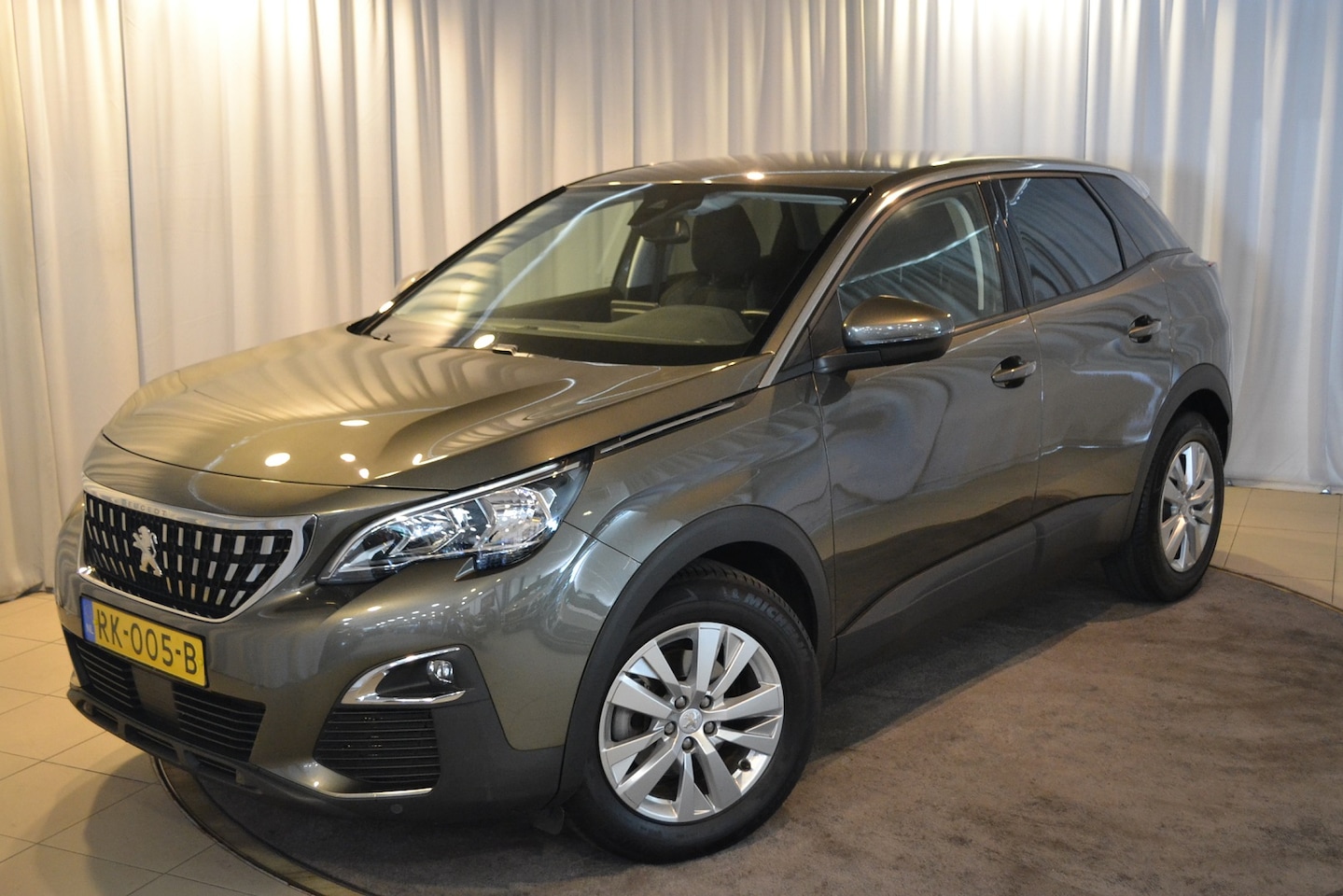 Peugeot 3008 - ACTIVE 130pk Navigatie/Trekhaak/Camera - AutoWereld.nl