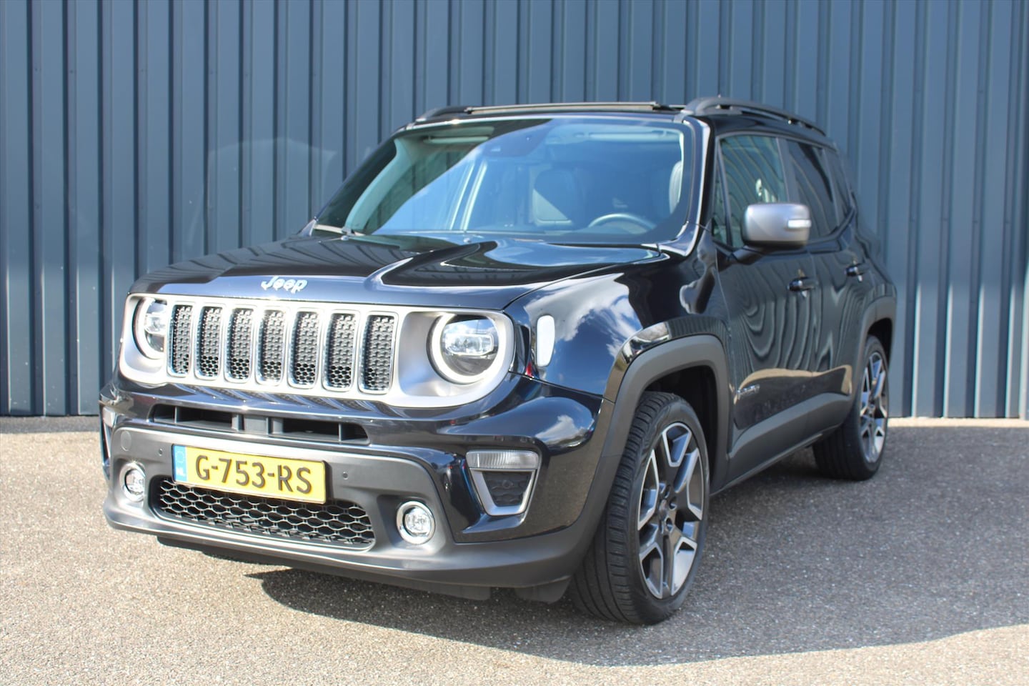 Jeep Renegade - 120pk Freedom Leer | Panoramisch Schuifdak | Trekhaak | Navi - AutoWereld.nl