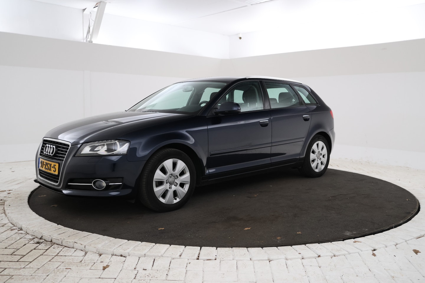 Audi A3 Sportback - 1.2 TFSI Attraction Advance navigatie, Cruise Control, lmv Climate Control - AutoWereld.nl