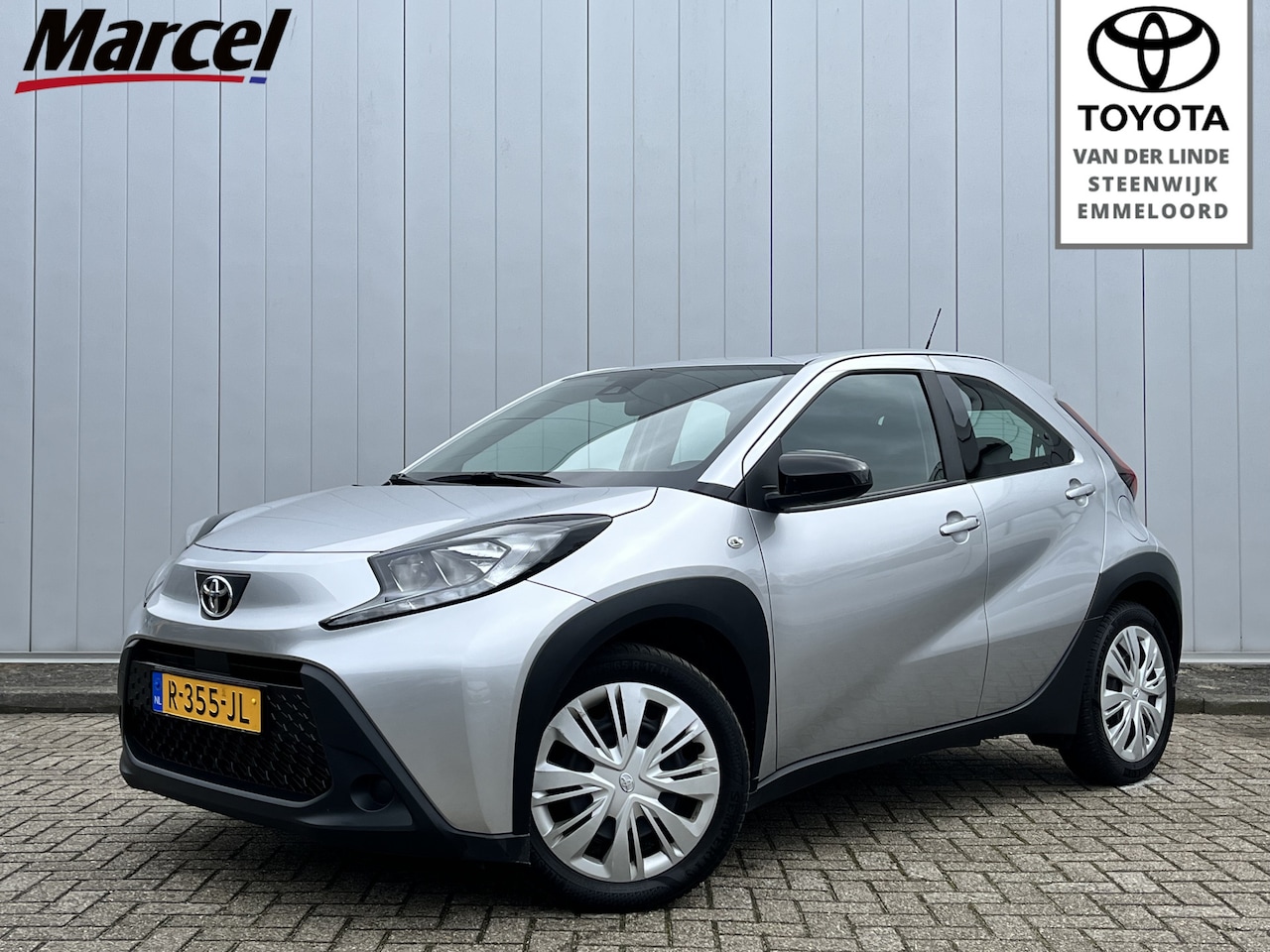 Toyota Aygo X - 1.0 VVT-i MT Play NL Auto Apple Carplay Android Auto Cruise Camera - AutoWereld.nl