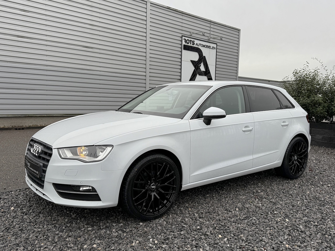 Audi A3 Sportback - 1.4 TFSI Ambition Clima|Cruis|PDC|Media|Leer Wit! - AutoWereld.nl