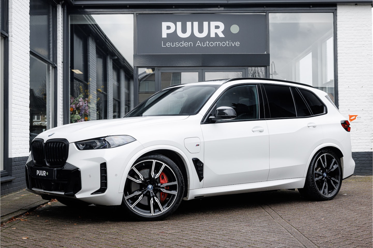 BMW X5 - xDrive50e M-Sport PRO Pano - Harman Kardon - Trekhaak - AutoWereld.nl