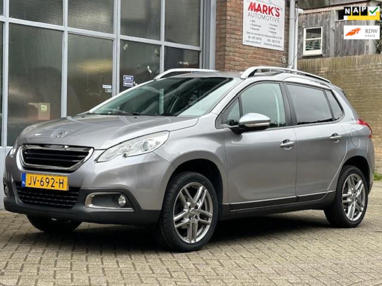 Peugeot 2008 - 1.2 PureTech Blue Lion 1.2 PureTech Blue Lion - AutoWereld.nl