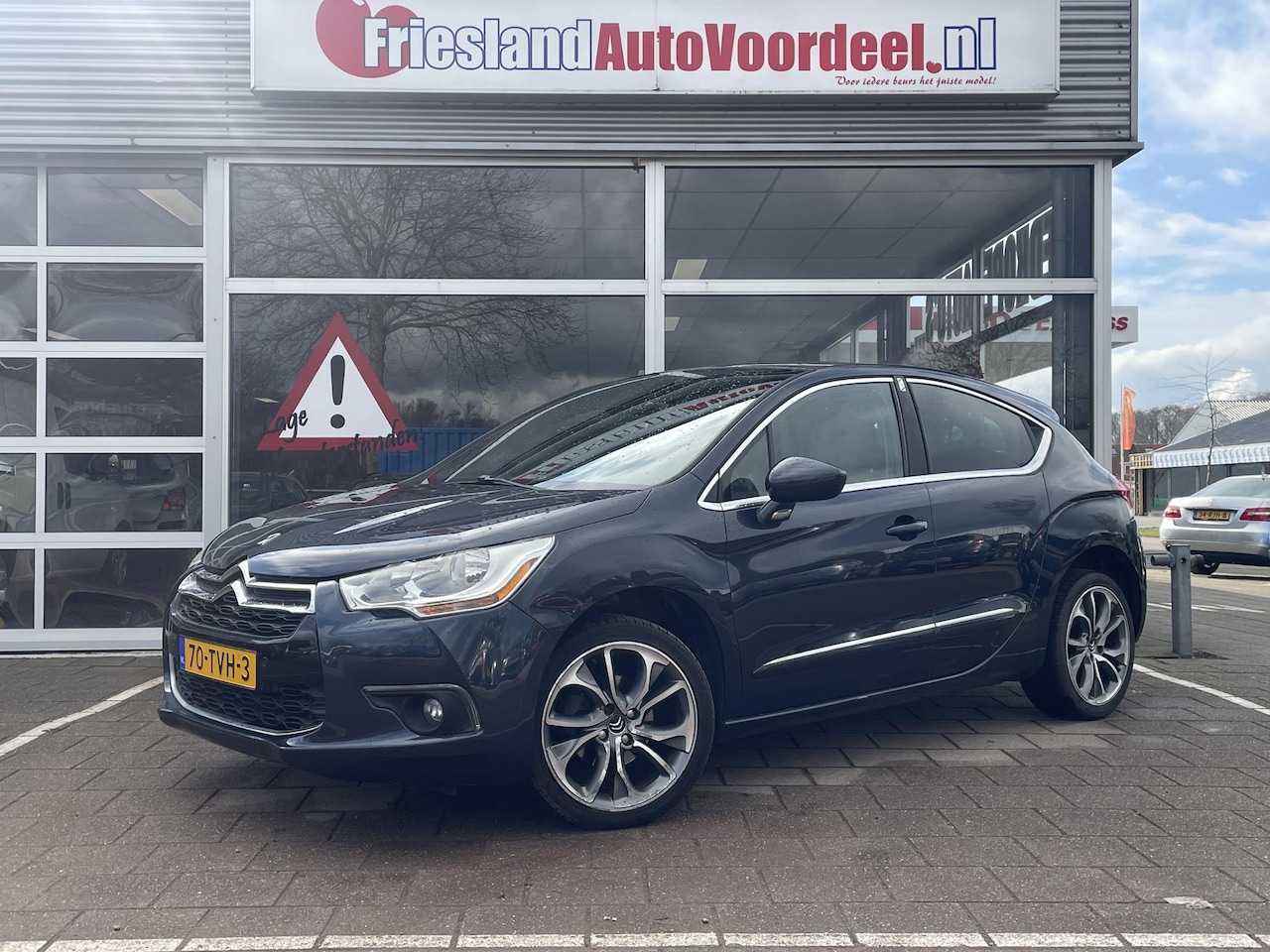 Citroën DS4 - 1.6 e-HDI So Chic /Automaat/Clima/Cruise/Dodehoek det/APK 02-2026/ - AutoWereld.nl