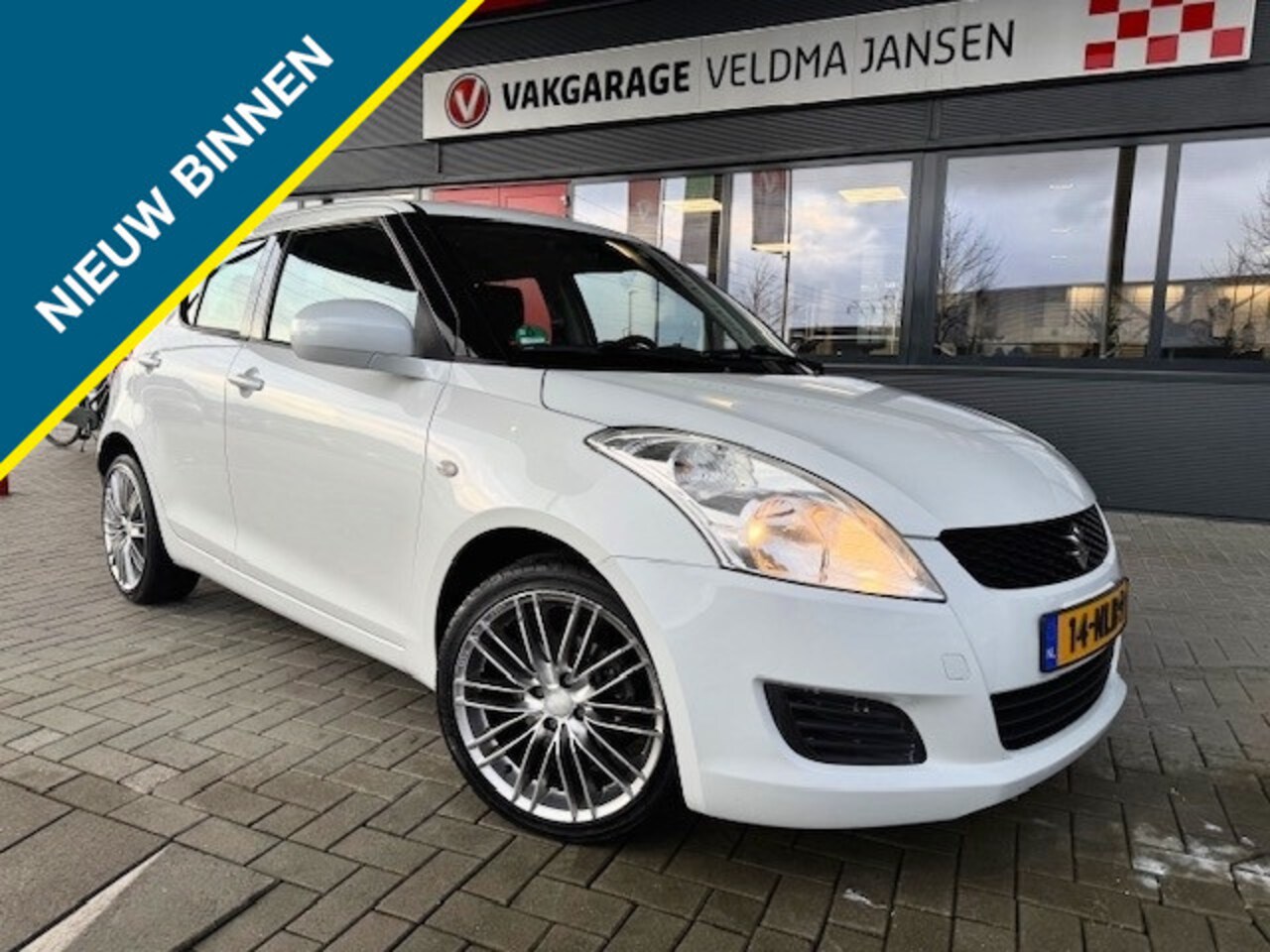 Suzuki Swift - 1.2 BANDIT EASSS 5-DRS. + AIRCO/STELVERWARMING/LMV - AutoWereld.nl