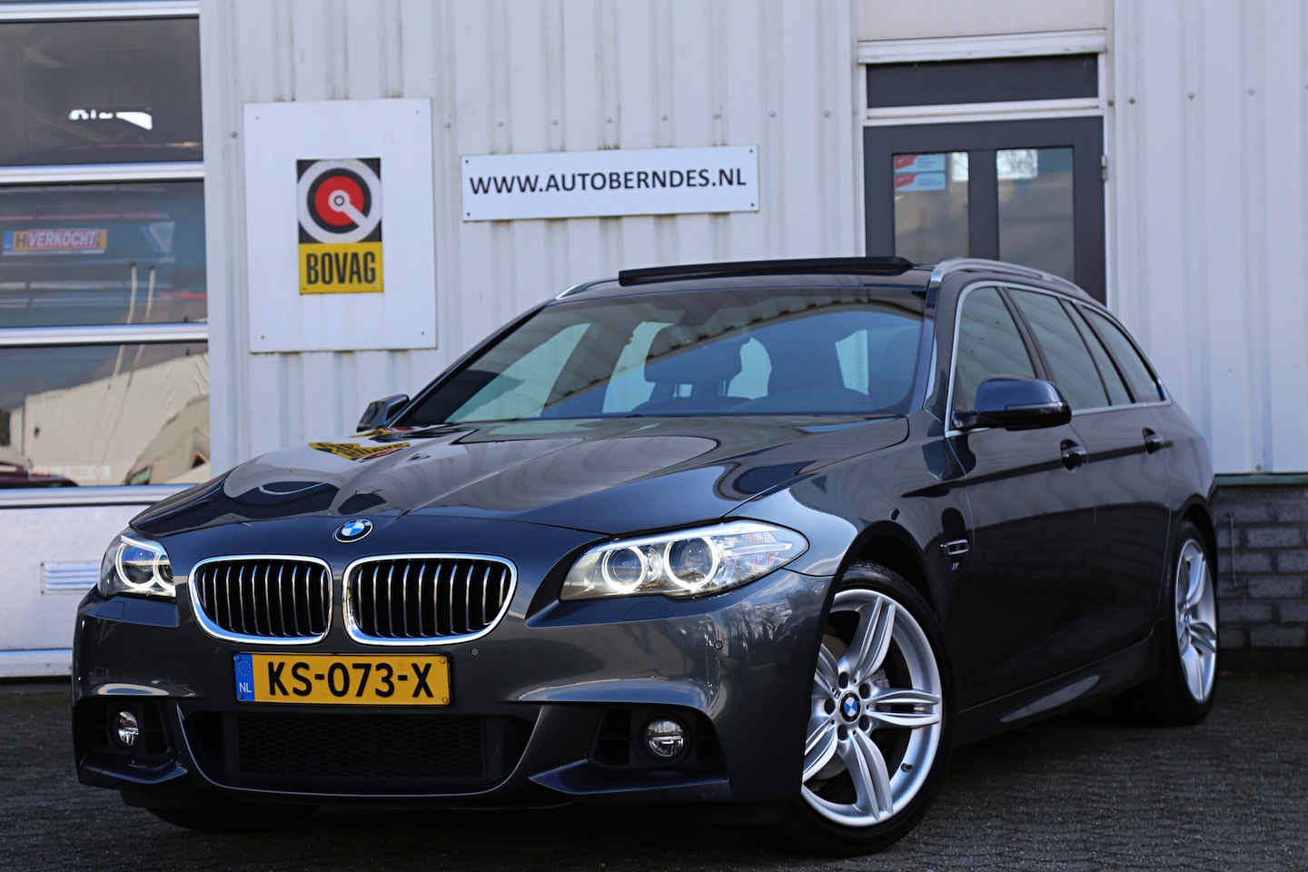 BMW 5-serie Touring - 520i 184PK M Sport*NL-Auto*Pano/Comfortstoelen/Stoelverw./Memorie/Elek. Klep/Xenon/LED/M-S - AutoWereld.nl