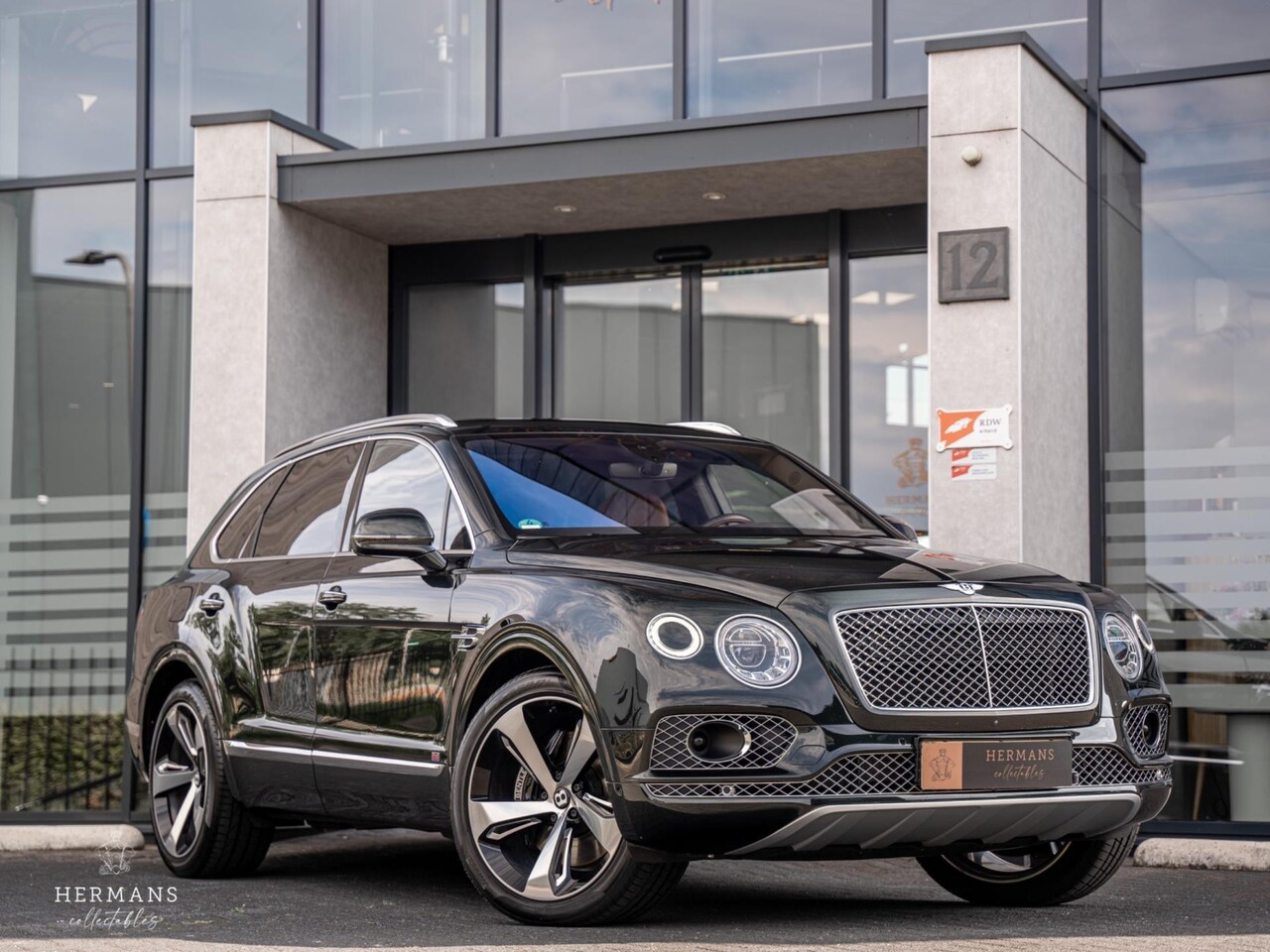 Bentley Bentayga - 6.0 W12 First Edition / Full / NIAM / Massage / 4 Seats / Pano - AutoWereld.nl