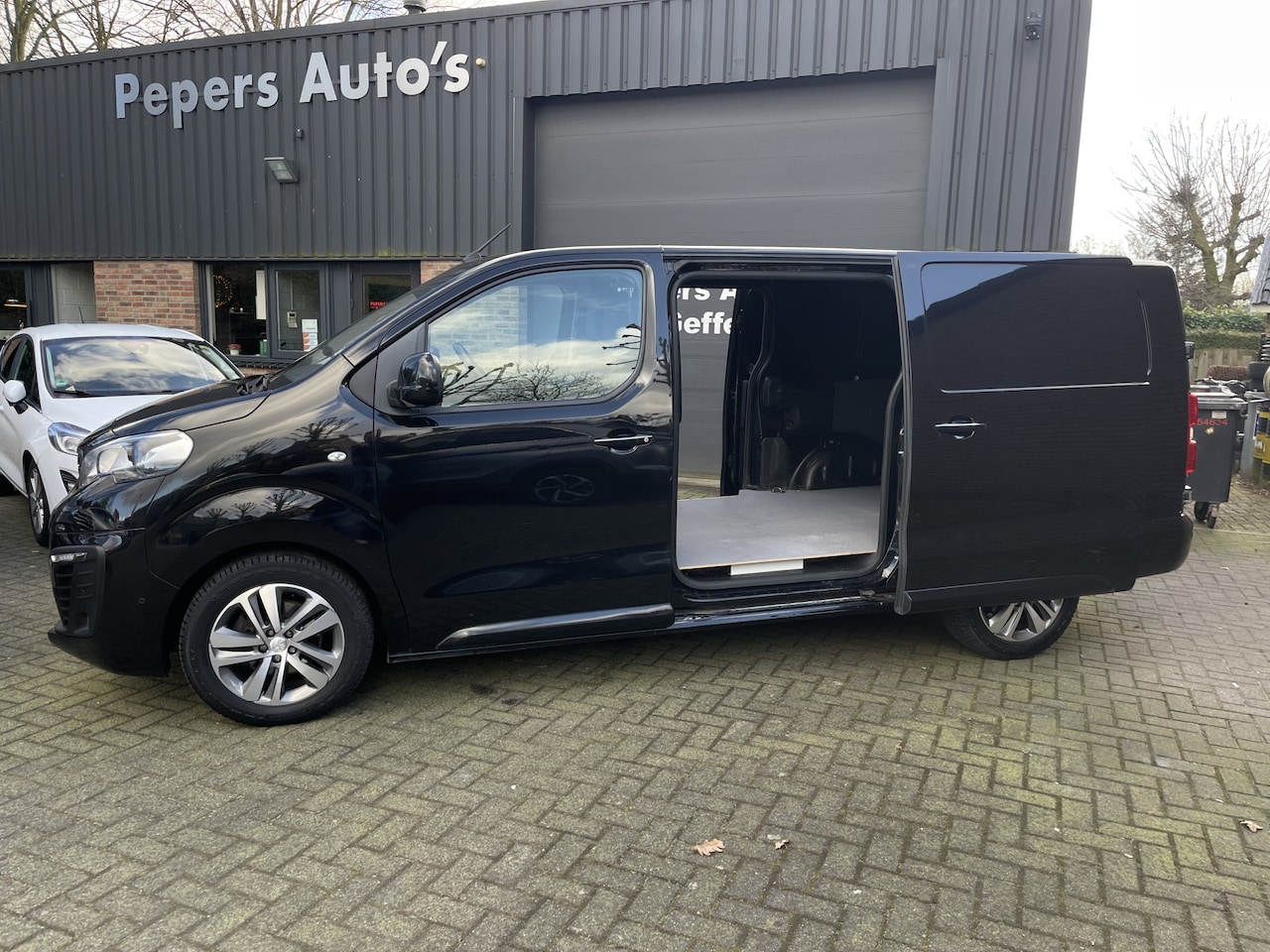 Peugeot Expert - 2.0 BlueHDI L3 177Pk Aut. ACC | Head-Up | Keyless | Camera | Elek. Schuifdeur | Clima | Tr - AutoWereld.nl