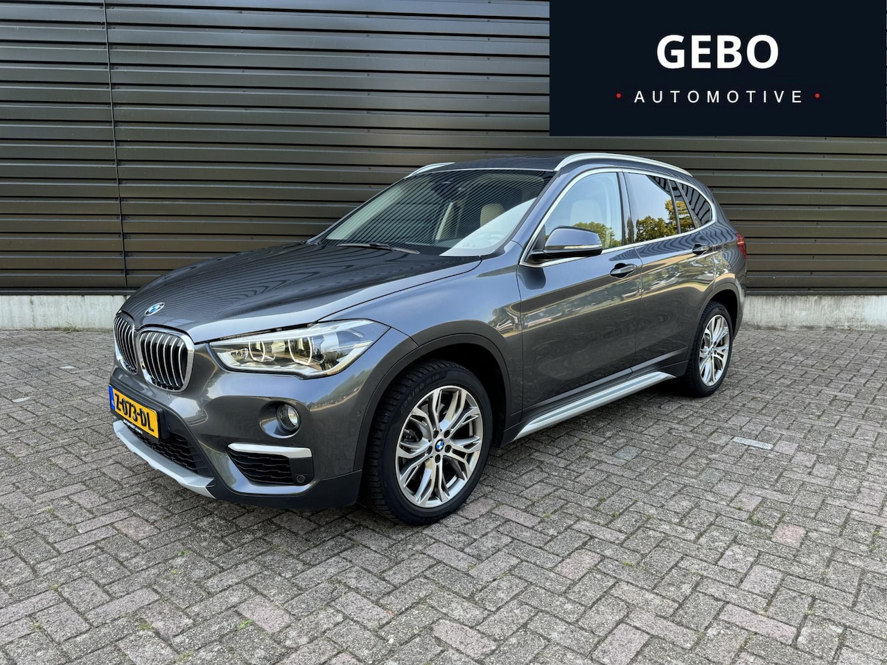 BMW X1 - xDrive20i Executive Automaat panodak  zeer netjes Memory stoelen VOL VOL - AutoWereld.nl