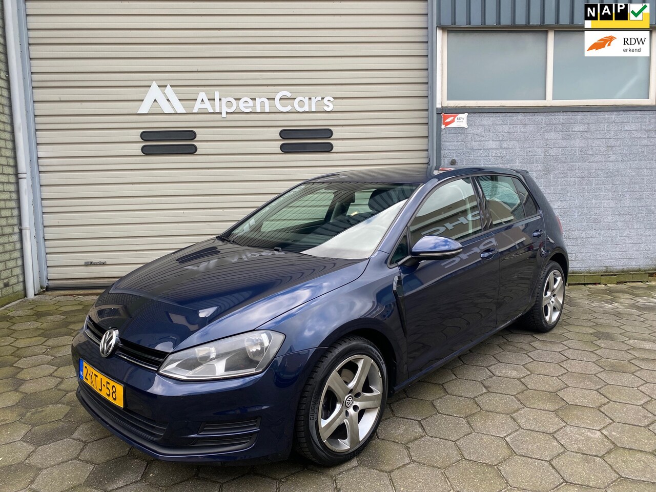 Volkswagen Golf - 1.6 TDI Trendline Cruise controle / Airco / NAP / APK 10-2025 - AutoWereld.nl