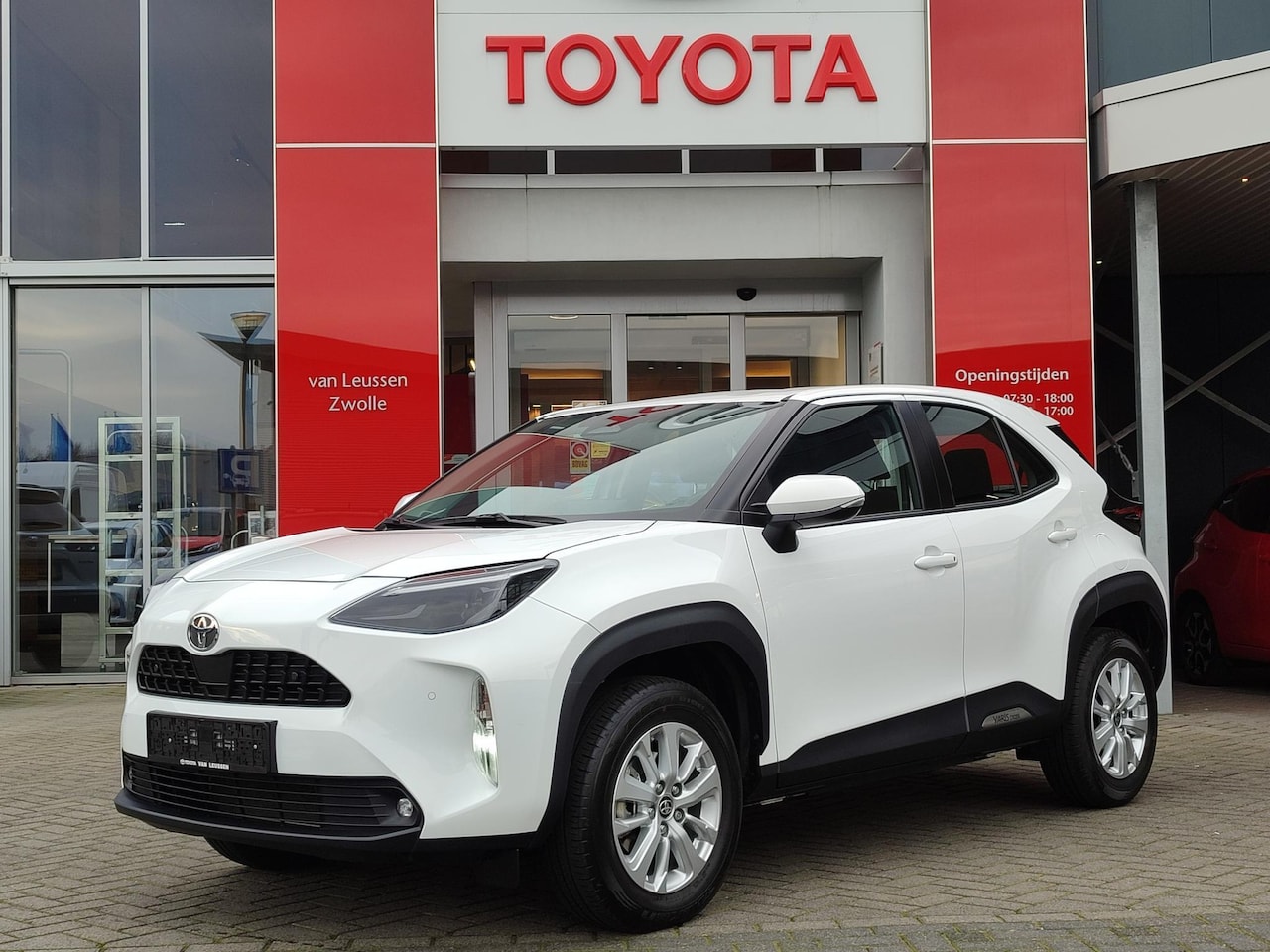 Toyota Yaris Cross - HYBRID 115 DYNAMIC FACELIFT PARK-SENSOREN KEYLESS STOELVERW BLIND SPOT CAMERA APPLE/ANDROI - AutoWereld.nl