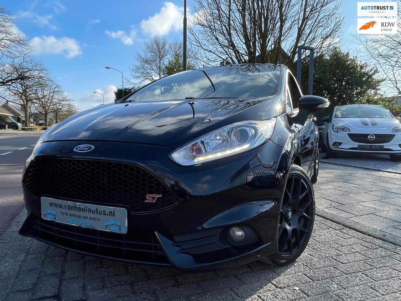 Ford Fiesta - 1.6 ST2 Clima Elek Pakket Lmv Navi Cruise - AutoWereld.nl