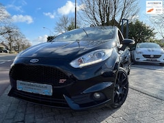 Ford Fiesta - 1.6 ST2 Clima Elek Pakket Lmv Navi Cruise