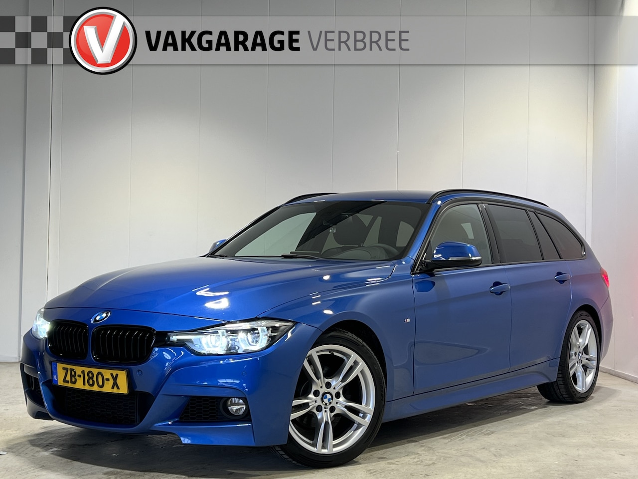 BMW 3-serie Touring - 318i M Sport Corporate Lease | Navigatie | LM Velgen 18" | Lederen Bekleding | Voorstoelen - AutoWereld.nl