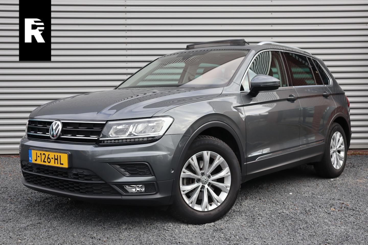 Volkswagen Tiguan - 1.5 TSI Comfortline Business Pano / Trekhaak / Massage Stoel / Stoelverwarming / LED / Cam - AutoWereld.nl