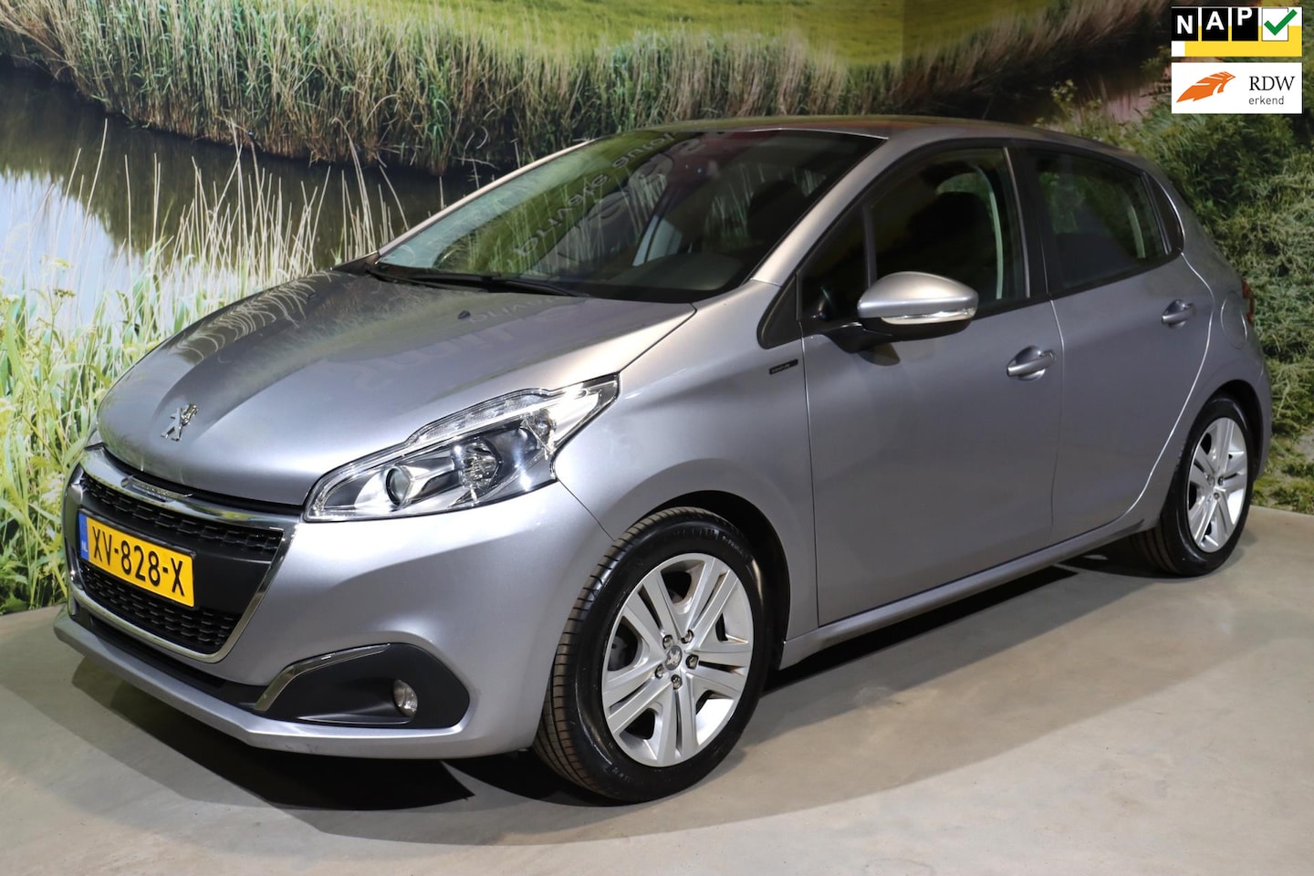 Peugeot 208 - 1.2 PT Signature | Trekhaak | Recente beurt - AutoWereld.nl