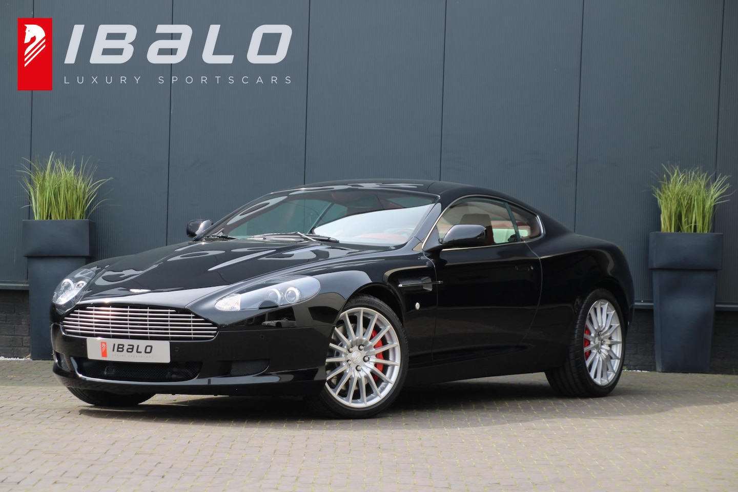 Aston Martin DB9 - V12 Touchtronic | 470hp | Only 218km | New car | - AutoWereld.nl