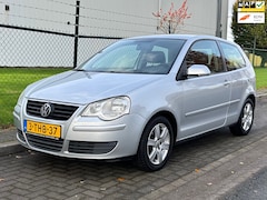 Volkswagen Polo - 1.4-16V Optive ECC