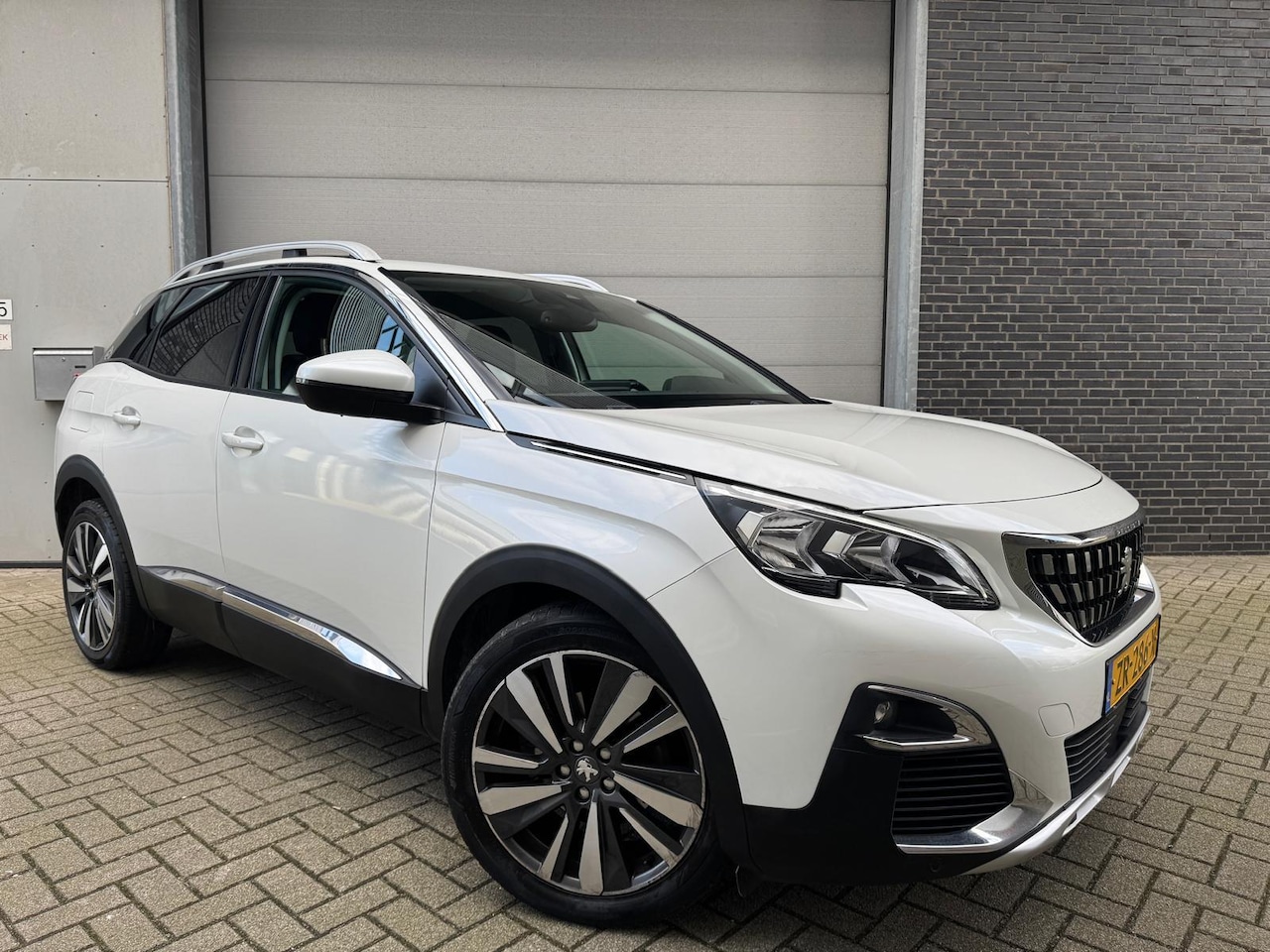 Peugeot 3008 - 1.2 PureTech Allure [Riem Vervangen|Leder|Cruise|PDC|Clima] - AutoWereld.nl