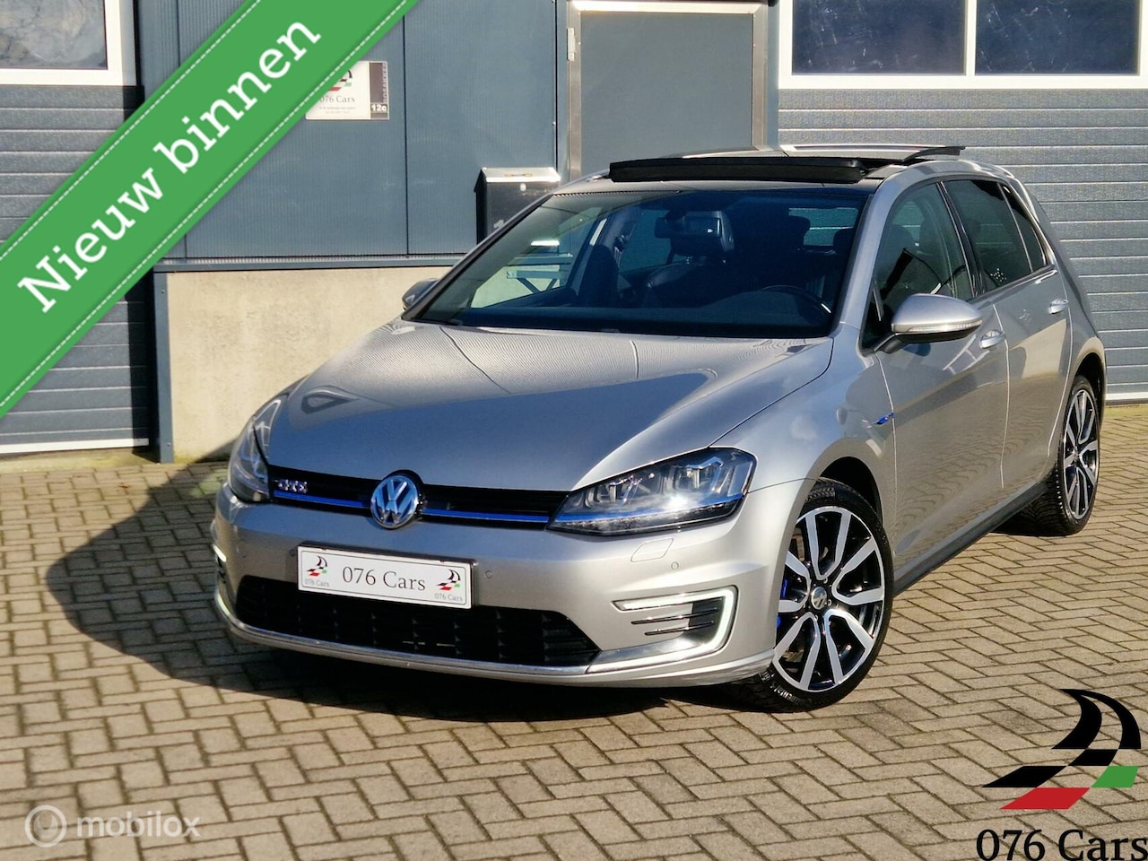 Volkswagen Golf - 1.4 TSI GTE / NIEUWE ACCU PAKKET / PANO / LEDER / NETTE AUTO / - AutoWereld.nl