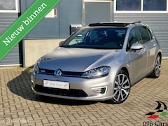 Volkswagen Golf - 1.4 TSI GTE / NIEUWE ACCU PAKKET / PANO / LEDER / NETTE AUTO /