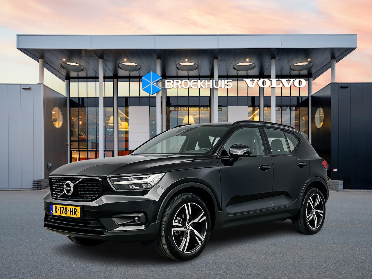 Volvo XC40 - T2 A/T R-Design | 19" | Harman Kardon | Leder/Nubuck | Adaptieve cruise | BLIS | Parkeerca - AutoWereld.nl