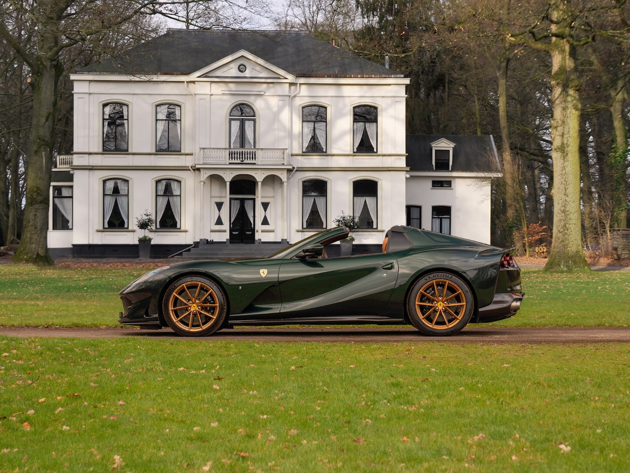 Ferrari 812 GTS - 6.5 V12 HELE | Verde Zeltweg | Full Carbon | Atelier Car | 1e eig | Lift | Magnifiek! - AutoWereld.nl