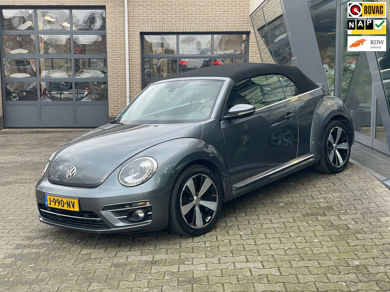 Volkswagen Beetle Cabriolet - 1.4 TSI Dune aut leder a camara - AutoWereld.nl