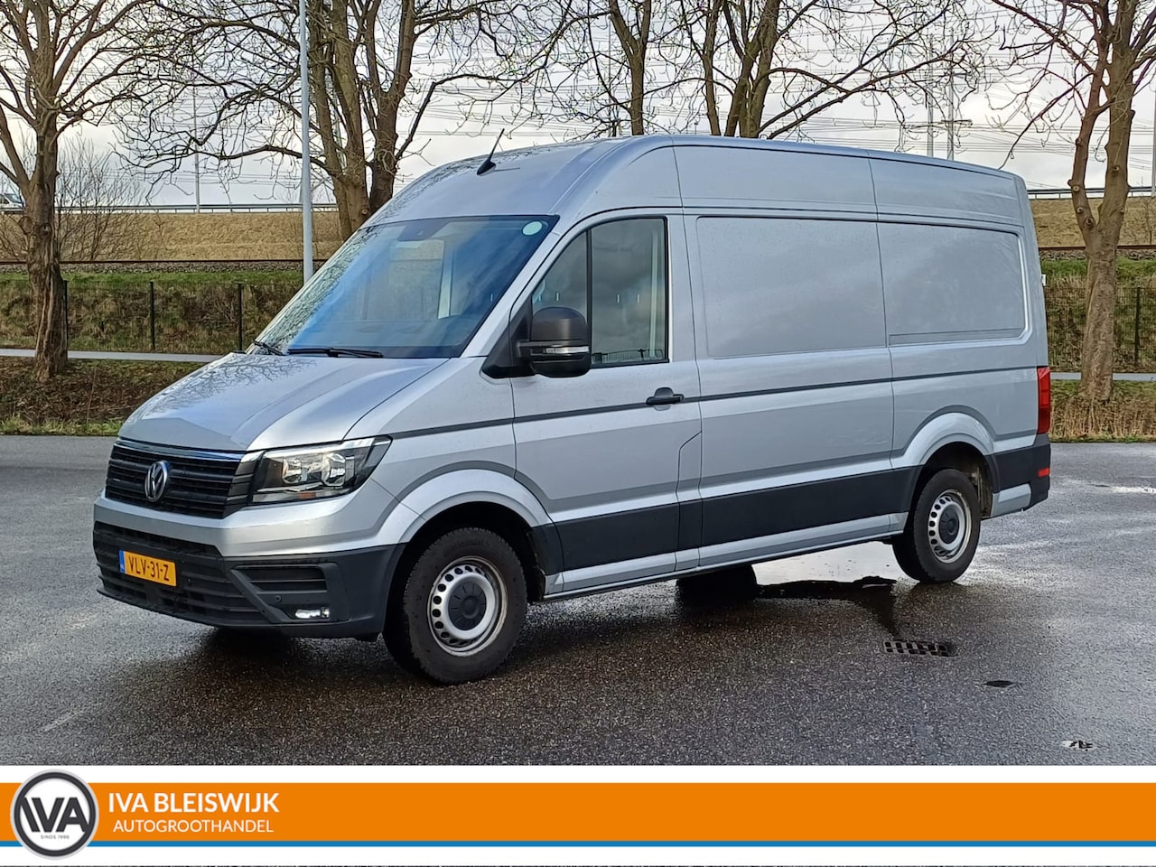 Volkswagen Crafter - 35 2.0 TDI L3H3 Highline | 3 PERS | NAVI | PDC V+A | BETIMMERD | TREKHAAK | - AutoWereld.nl