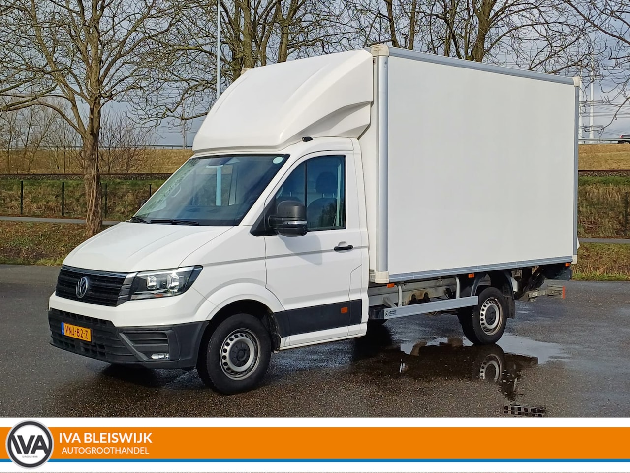 Volkswagen Crafter - 35 2.0 TDI L3 Highline 141 pk | NAVI | AIRCO | CRUISE | LAADKLEP | MEUBELBAK 17M3 | 365l x - AutoWereld.nl