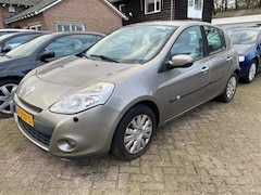 Renault Clio - 1.2-16V Special Line