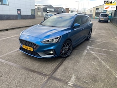 Ford Focus Wagon - 2.3 EcoBoost ST-3/automaat/5drs/1e EIG/ dealeronderhouden/ 2jaar apk/volle opties