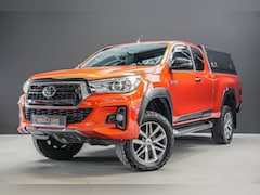 Toyota HiLux - 2.4 150pk D-4D Xtra Cab Challenger |verhoogde veringsset|trekhaak|lederen bekleding|parkee