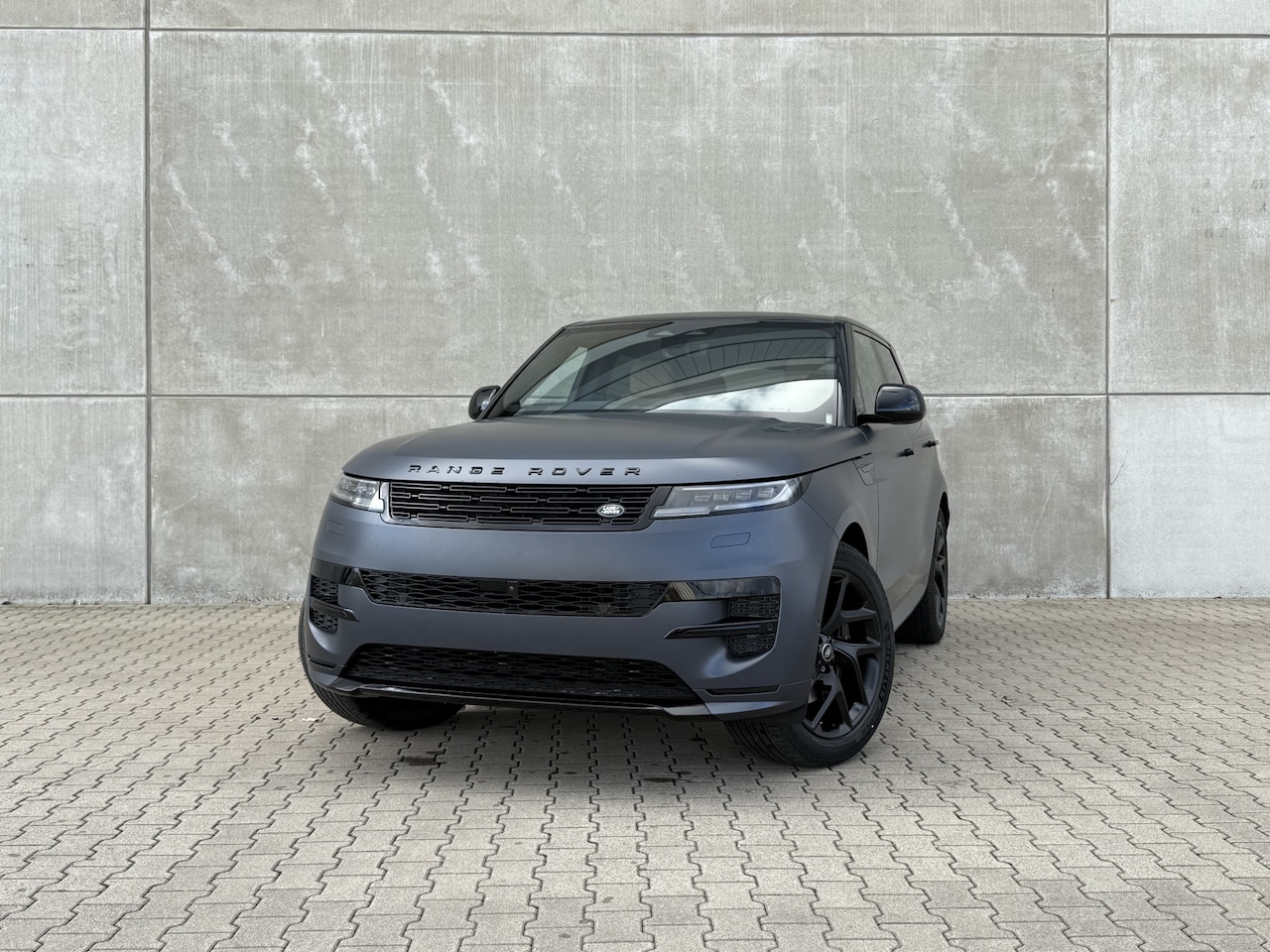 Land Rover Range Rover Sport - 3.0 P460e Satin Edition 3.0 P460e Satin Edition - AutoWereld.nl