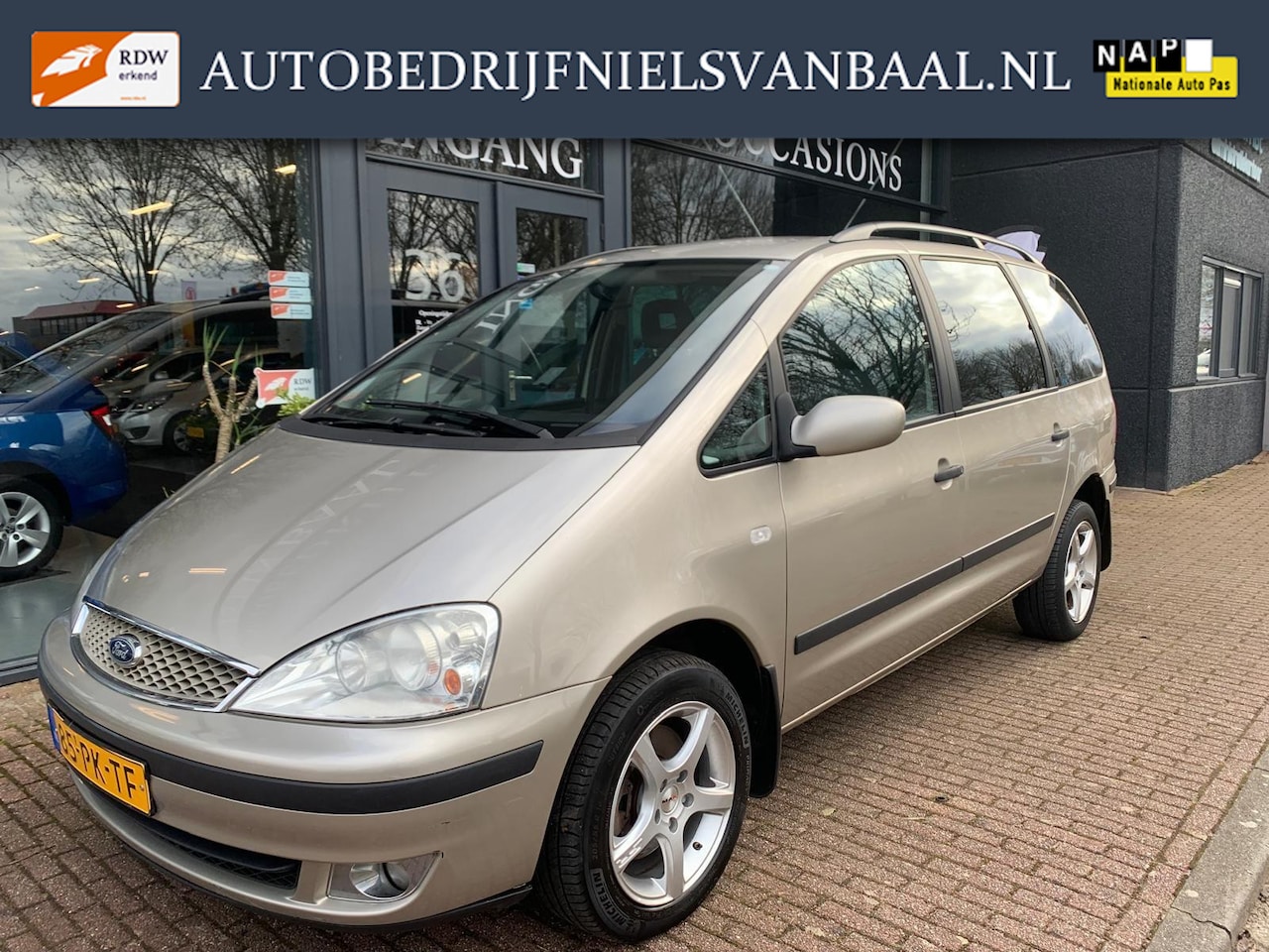 Ford Galaxy - 2.3-16V Futura Automaat/7Pers./Clima/Navi/Cruise - AutoWereld.nl