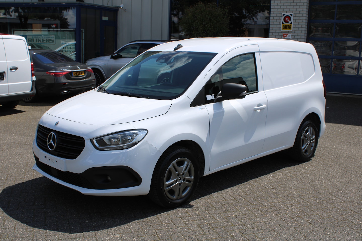 Mercedes-Benz Citan - 110 CDI L1 Pro MBUX Apple CarPlay Android Auto, Bumpers in kleur, Etc. - AutoWereld.nl